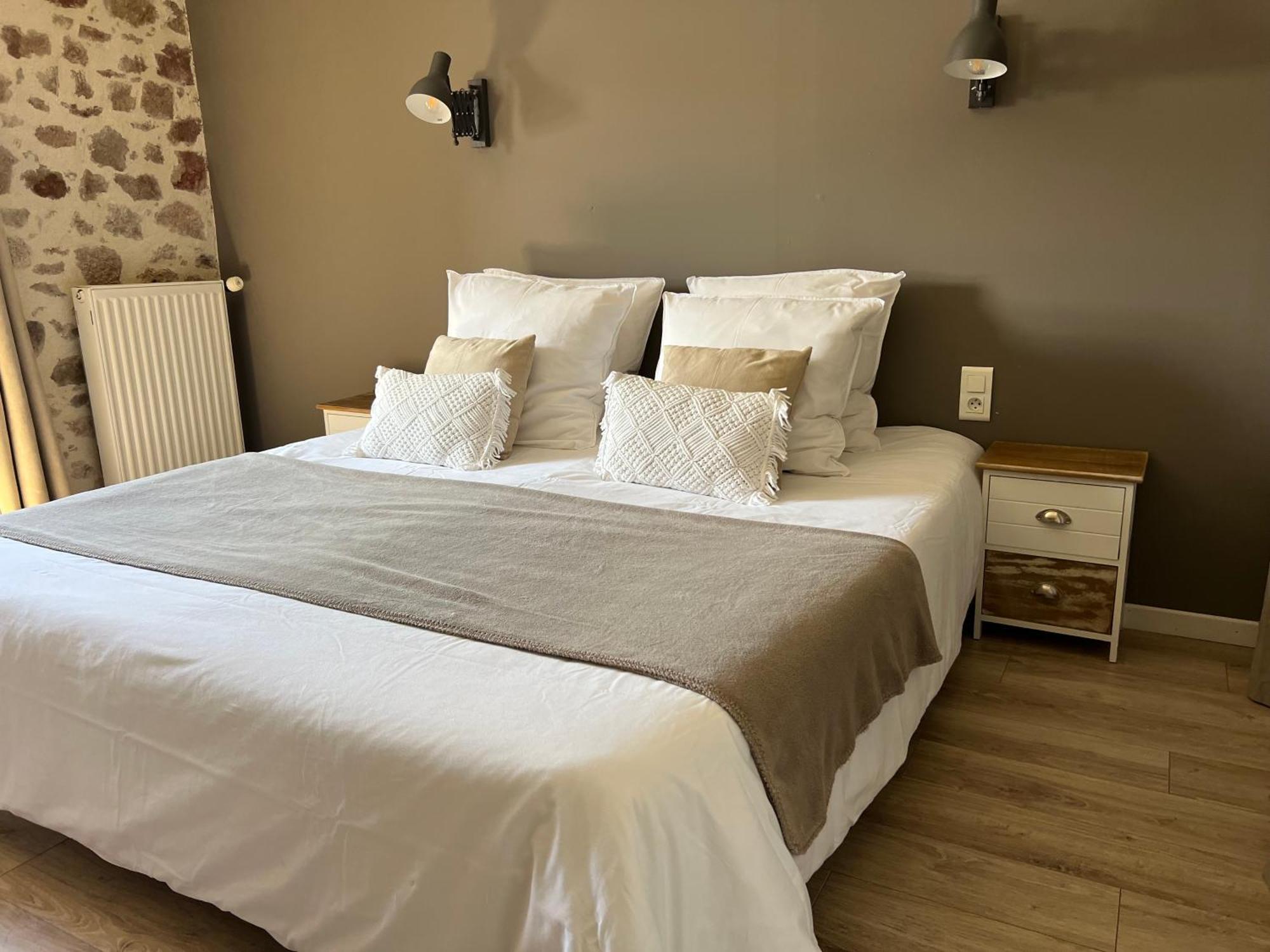 Le Poiré-sur-Vie La Milliere - Piscine & Campagne - Cathelineau & Lescure Bed & Breakfast エクステリア 写真