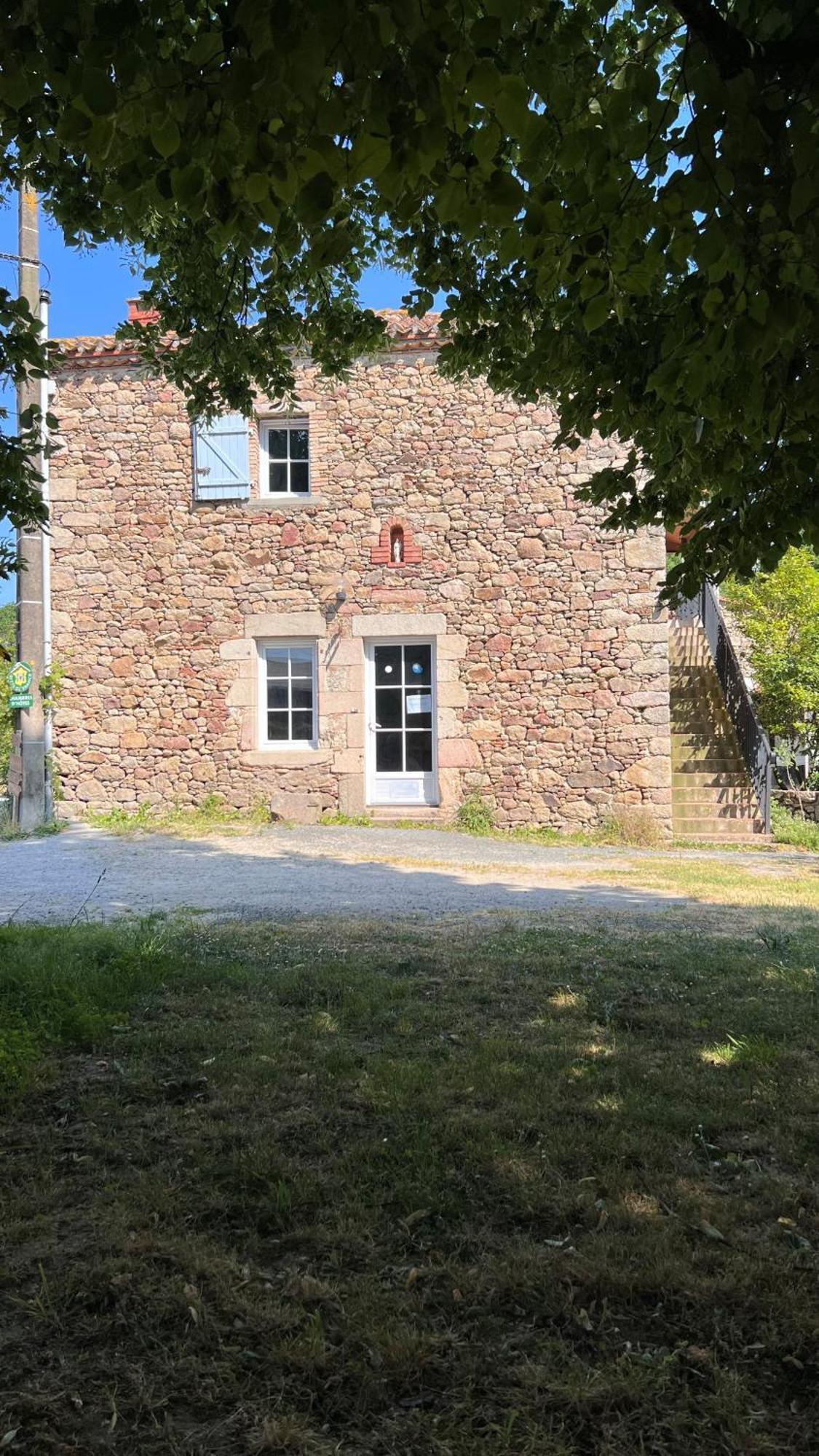 Le Poiré-sur-Vie La Milliere - Piscine & Campagne - Cathelineau & Lescure Bed & Breakfast エクステリア 写真